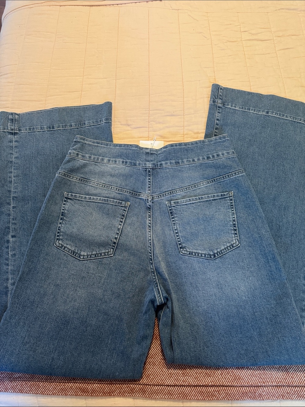 Frame // Le Hardy High Waist Wide Leg Jeans - Picture 8 of 8